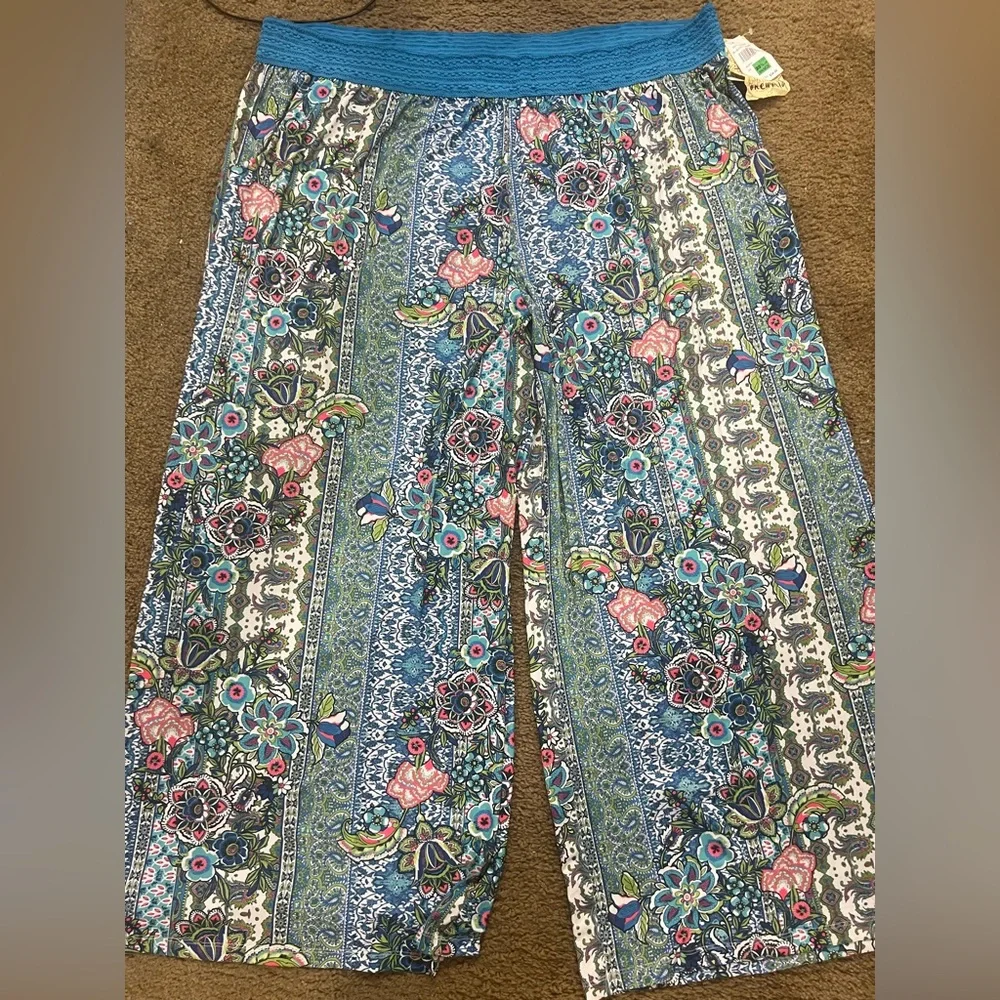 New / ONE WORLD Blue and Pink Patterned Wide-Leg Pants Plus Size 3X - Picture 2 of 11